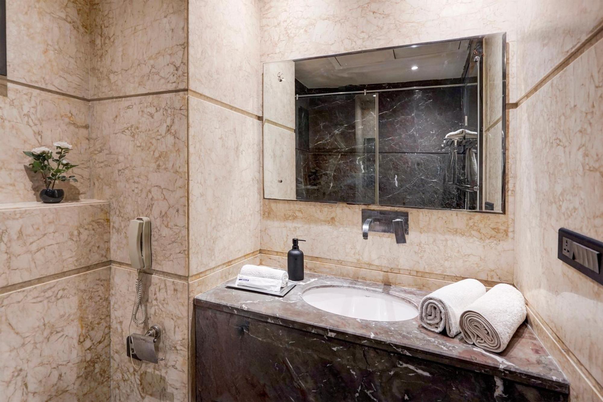 Townhouse Oak Agra Near Sultanganj Puliya Formerly Bb Grand Екстериор снимка